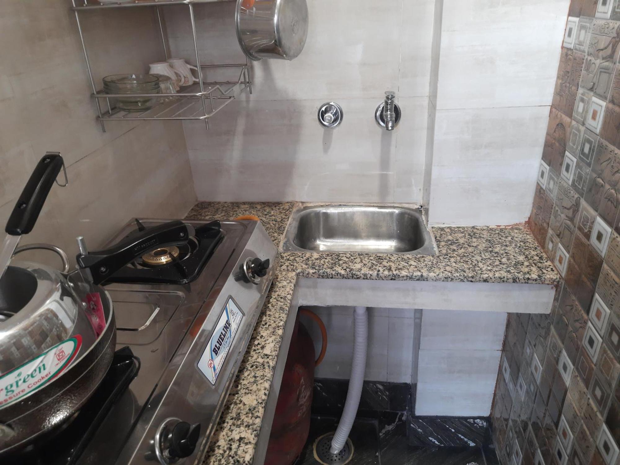 Aggarwal Luxury With Private Kitchen Having Utensils, Gas And Fridge, Wifi With Android Tv, Fully Air Conditioning In Cream Location Of Lajpat Nagar South Delhi *